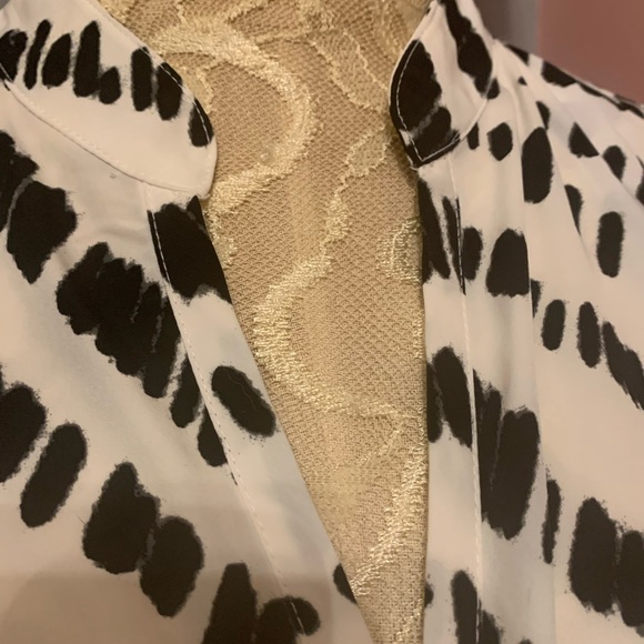 EUC- Liz Claiborne- button front blouse - Picture 4 of 11